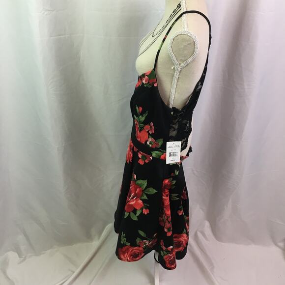 B. Smart Sleeveless Floral Fit & Flare Dress 11 - Picture 14 of 16